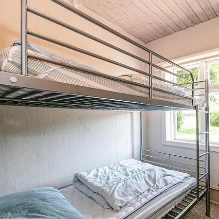 Risegard, Lejl A Apartman