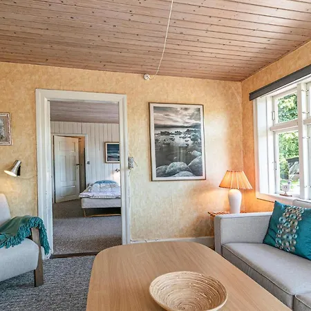 Risegard, Lejl A * Åkirkeby