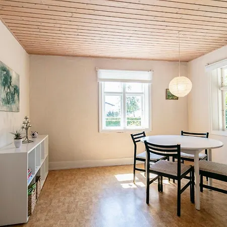 Risegard, Lejl, A *